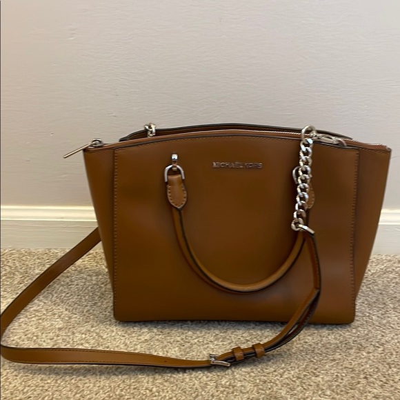 Michael Kors Handbags - Michael Kors Tan Hand Bag
